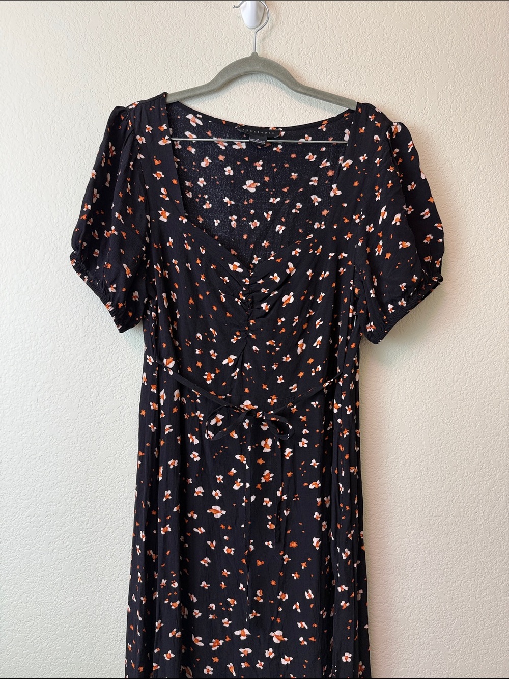 Sanctuary Black Floral Puff-Sleeve Midi Dress Size 8 - Picture 9 of 11